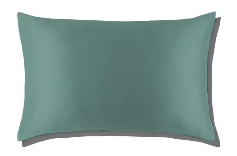 Örngott i Mullbärssilke 100% 22 Momme med OEKO-TEX framsida i äkta silke och baksida i Lenzing Tencel-tyg, örngott i silke Storlek 50x60cm