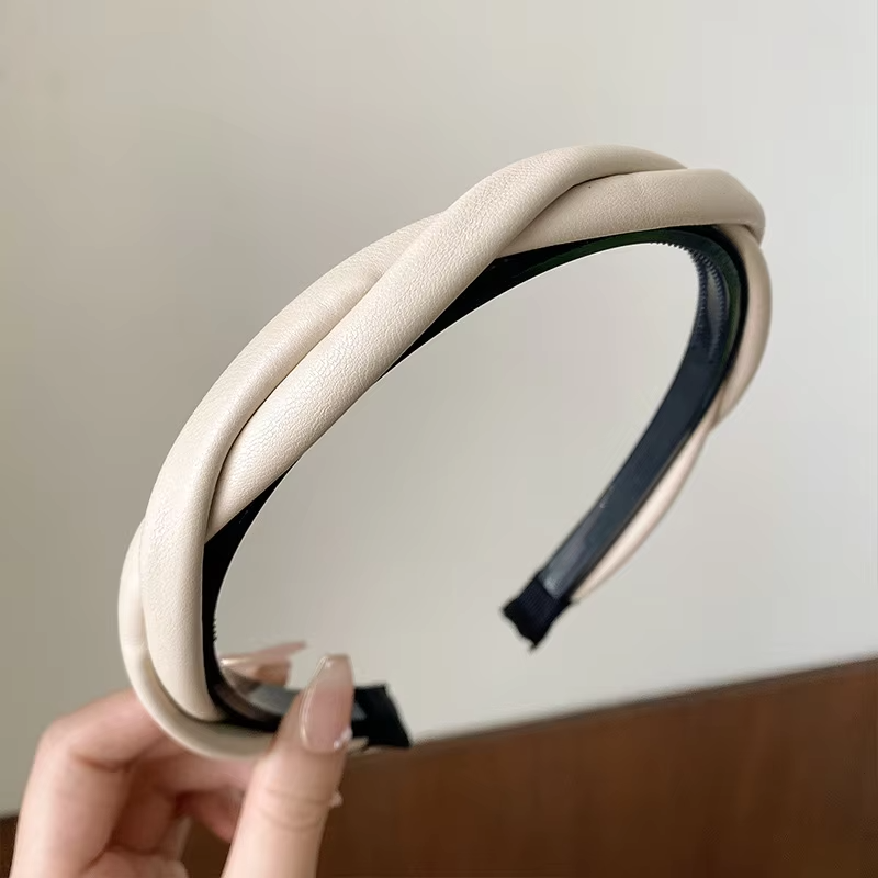 Diadem Stilrent och elegant – Flätat hårband i PU-läder